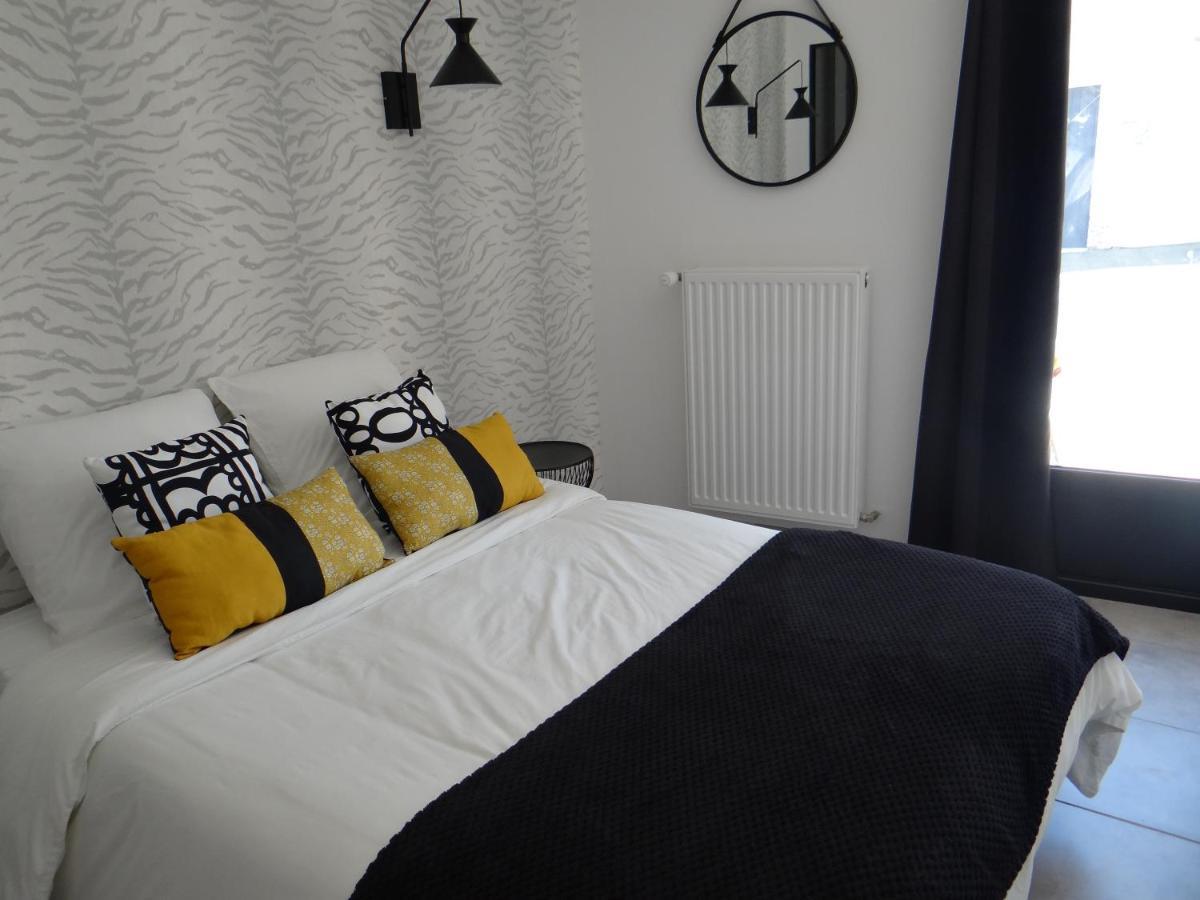Bed and Breakfast Les Marguerites Champdolent Esterno foto