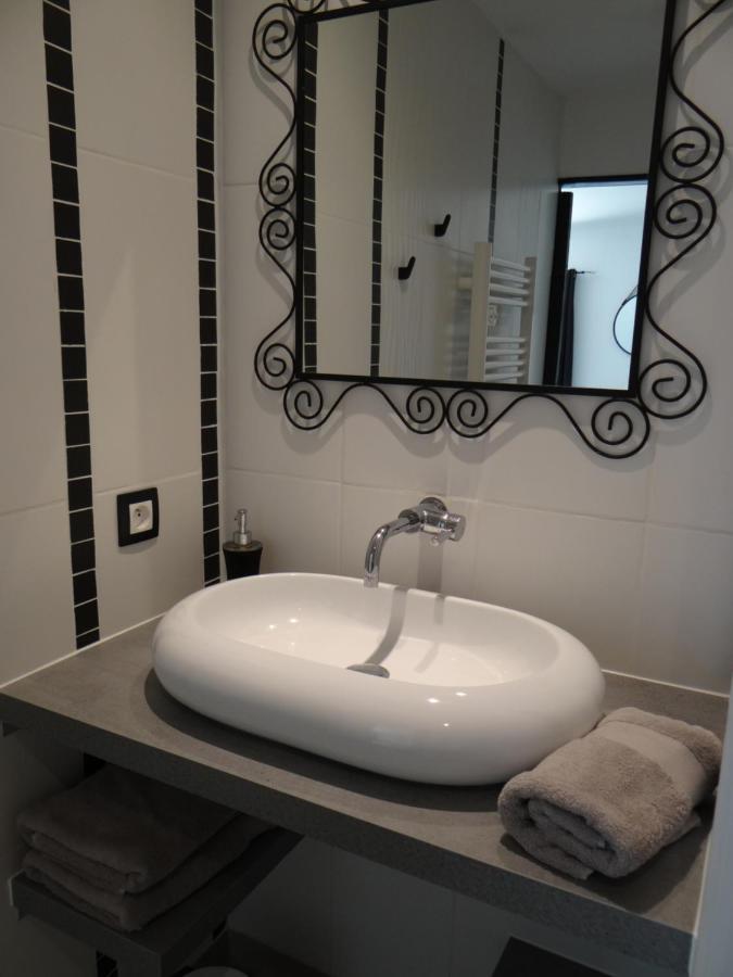 Bed and Breakfast Les Marguerites Champdolent Esterno foto