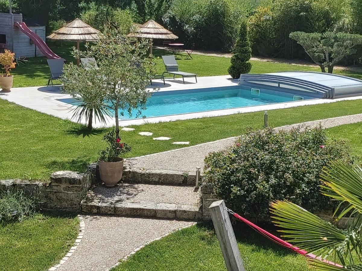 Bed and Breakfast Les Marguerites Champdolent Esterno foto