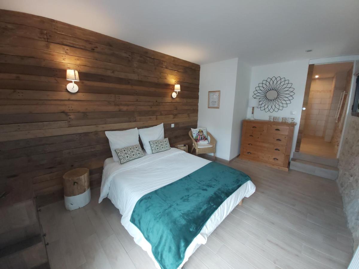 Bed and Breakfast Les Marguerites Champdolent Esterno foto