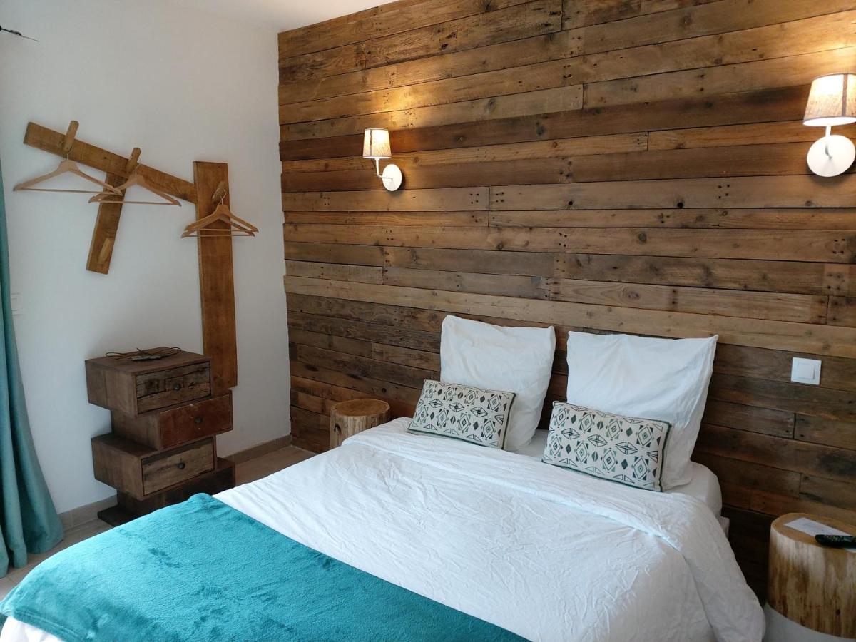 Bed and Breakfast Les Marguerites Champdolent Esterno foto